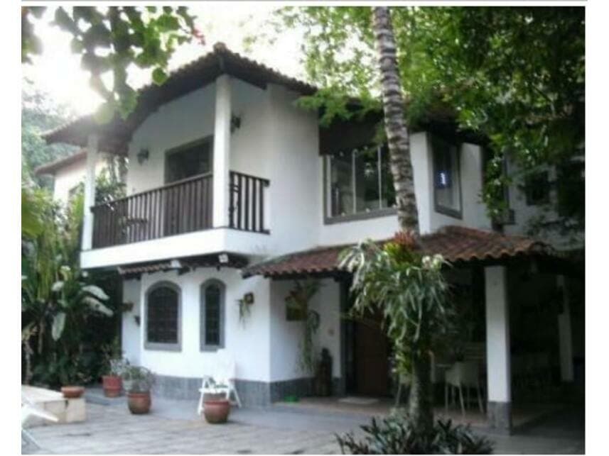 Casa em leilão em Rio De Janeiro - RJ — Casa à venda em leilão