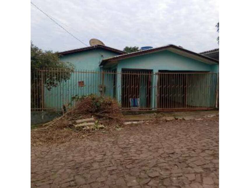 Casa em leilão em Frederico Westphalen - RS — Casa à venda em leilão