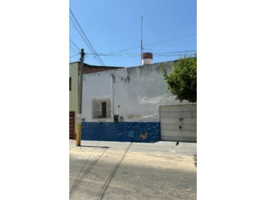 Casa em leilão em Crateús - CE — Casa à venda em leilão