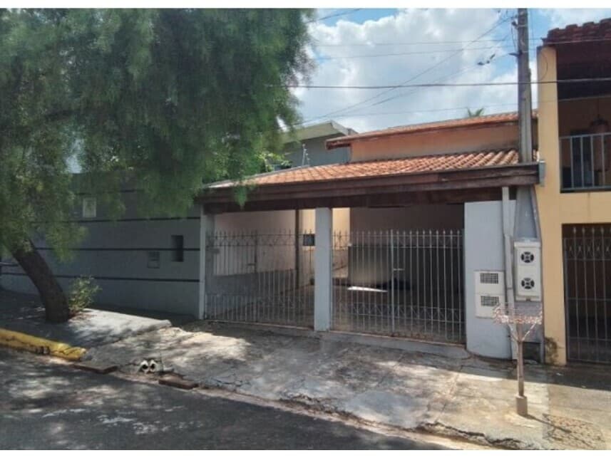 Casa em leilão em Nova Odessa - SP — Casa à venda em leilão