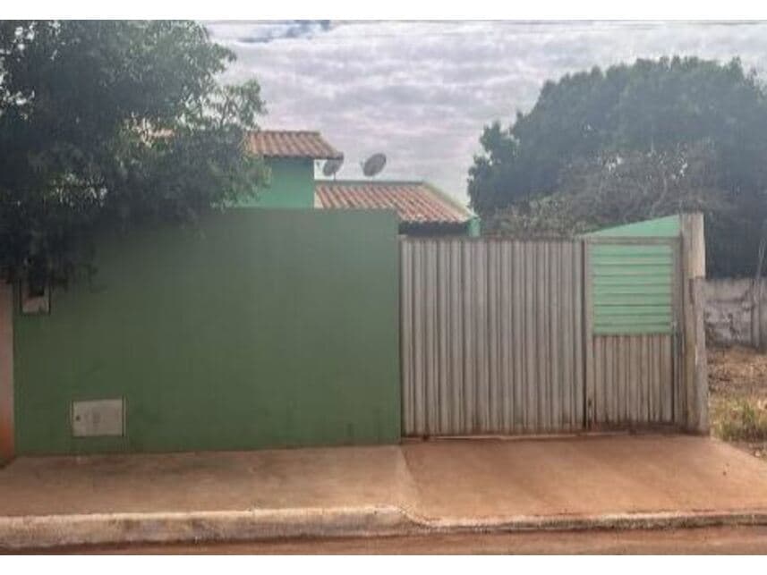 Casa em leilão em Serranópolis - GO — Casa à venda em leilão