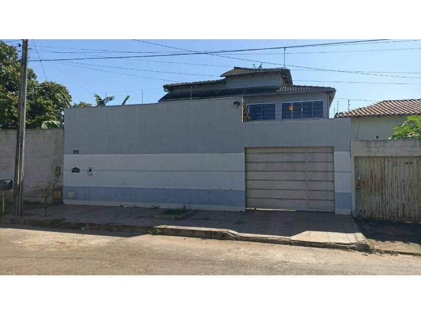 Casa em leilão em Goianira - GO — Casa à venda em leilão