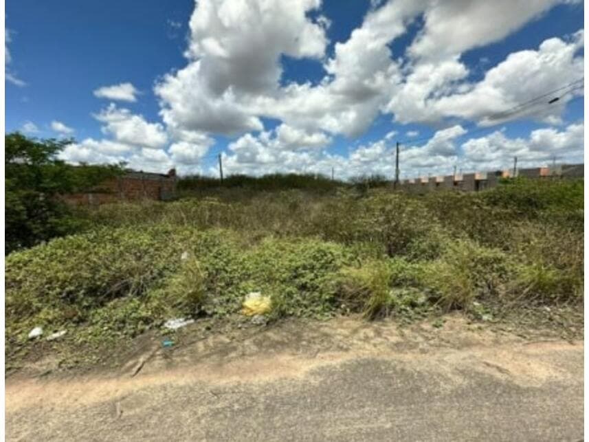 Terreno em leilão em Feira De Santana - BA — Terreno à venda em leilão