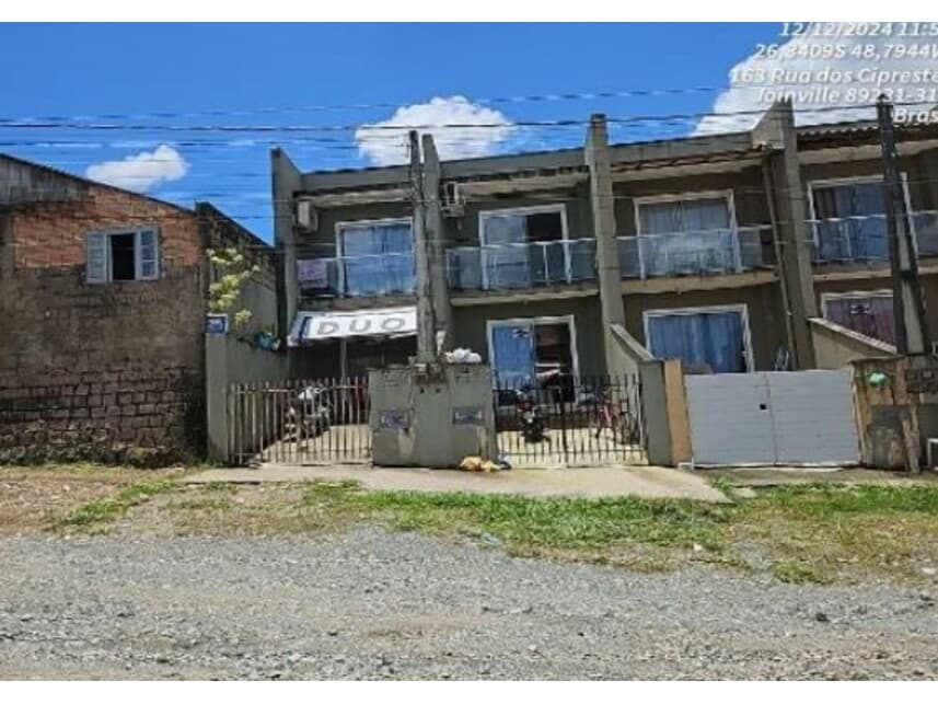 Casa em leilão em Joinville - SC — Casa à venda em leilão