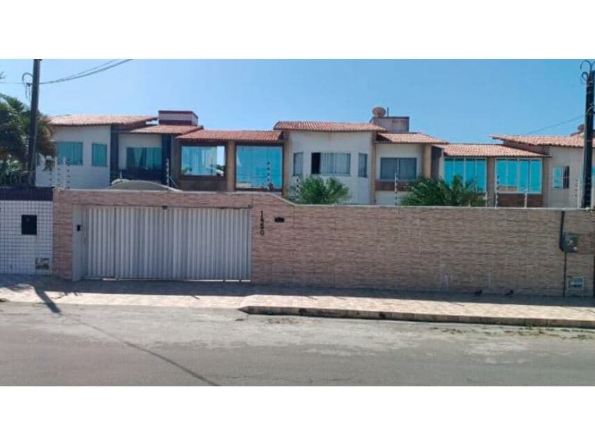 Casa em leilão em Fortaleza - CE — Casa à venda em leilão