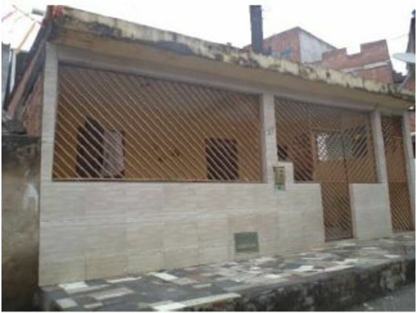 Casa em leilão em Salvador - BA — Casa à venda em leilão