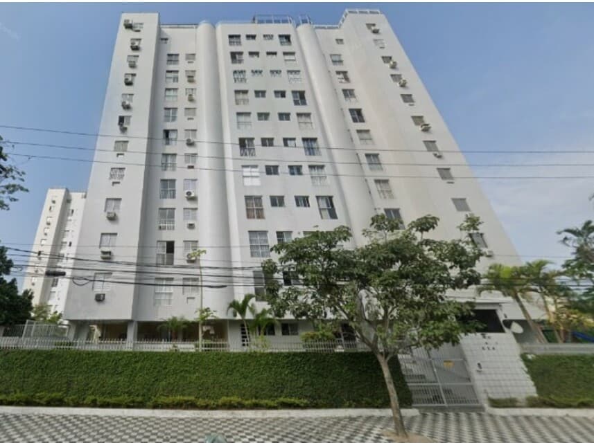 Apartamento em leilão em Guarujá - SP — Apartamento à venda em leilão