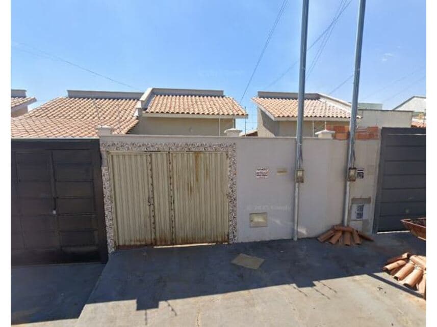 Casa em leilão em Trindade - GO — Casa à venda em leilão
