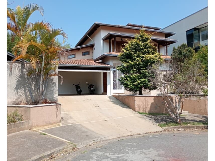 Casa em leilão em Poços De Caldas - MG — Casa à venda em leilão