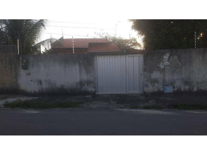 Casa em leilão em Horizonte - CE — Casa à venda em leilão