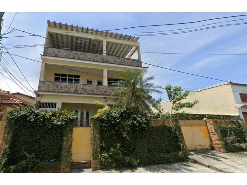 Casa em leilão em Rio De Janeiro - RJ — Casa à venda em leilão