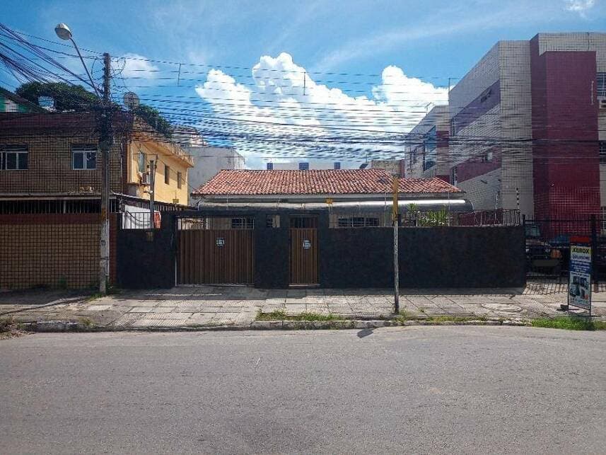 Casa em leilão em Olinda - PE — Casa à venda em leilão