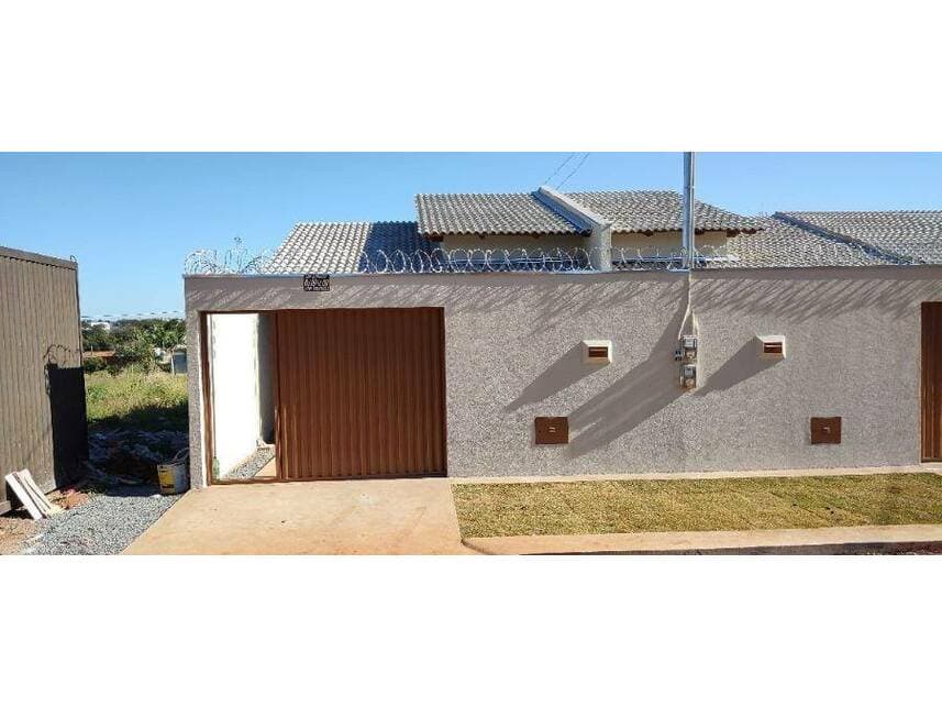 Casa em leilão em Anápolis - GO — Casa à venda em leilão