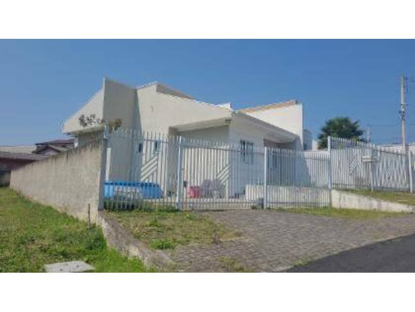 Casa em leilão em Piraquara - PR — Casa à venda em leilão