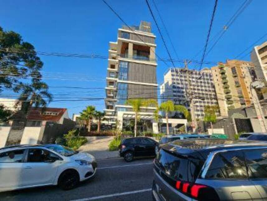 Apartamento em leilão em Curitiba - PR — Apartamento à venda em leilão