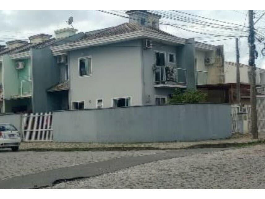 Casa em leilão em Joinville - SC — Casa à venda em leilão