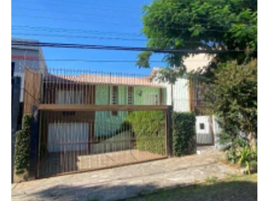Casa em leilão em Porto Alegre - RS — Casa à venda em leilão