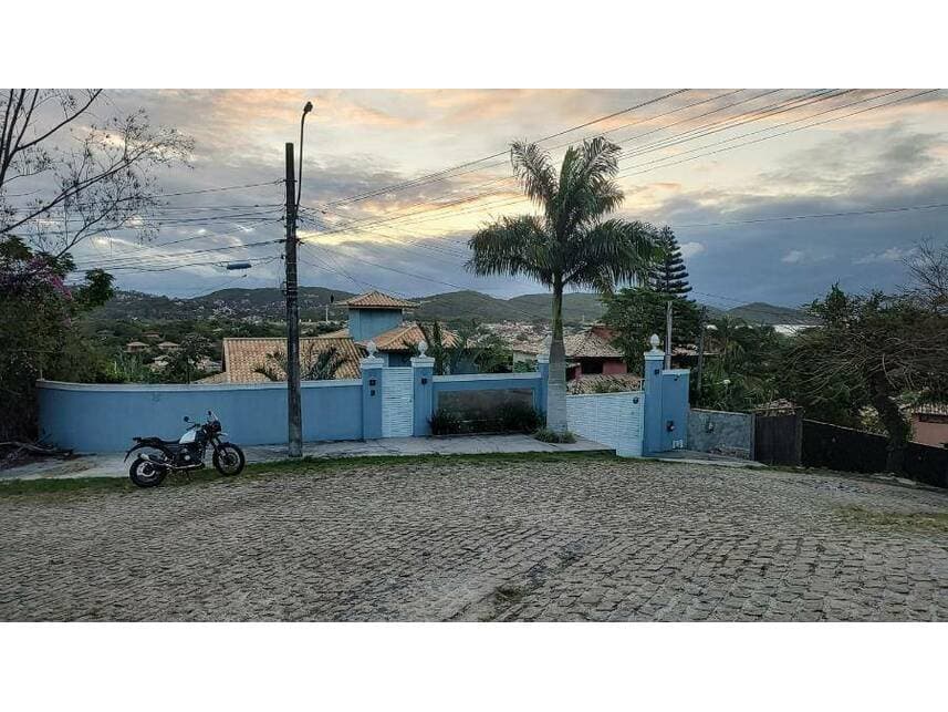 Casa em leilão em Maricá - RJ — Casa à venda em leilão