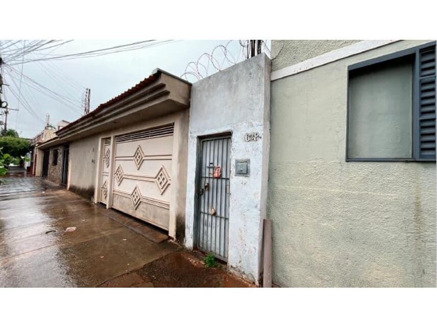 Casa em leilão em Ribeirão Preto - SP — Casa à venda em leilão