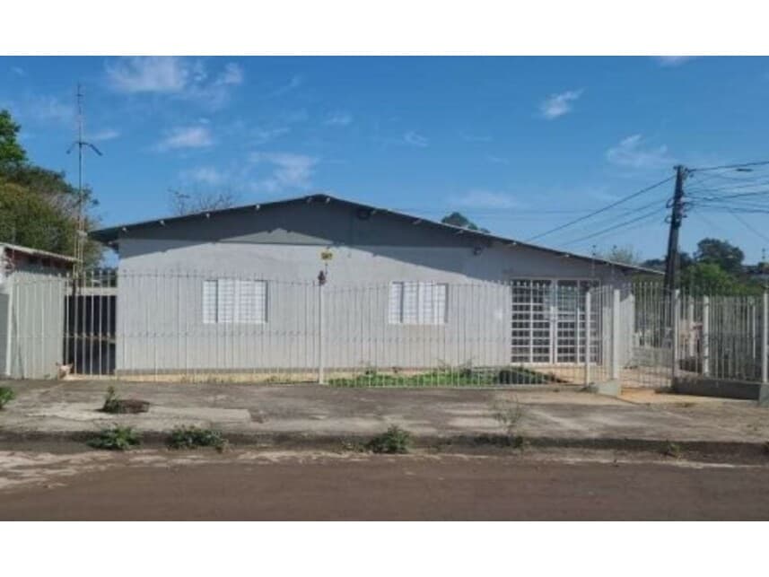 Casa em leilão em Santo Ângelo - RS — Casa à venda em leilão