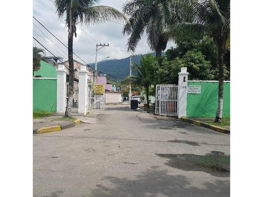 Casa em leilão em Rio De Janeiro - RJ — Casa à venda em leilão