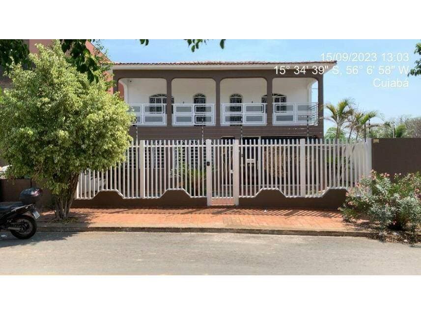 Casa em leilão em Cuiabá - MT — Casa à venda em leilão