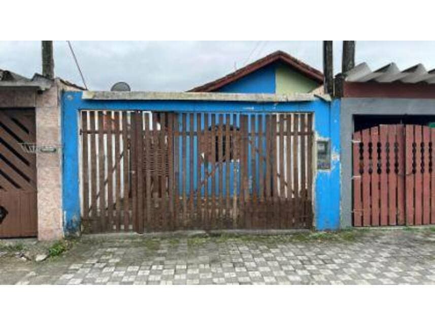 Casa em leilão em Mongaguá - SP — Casa à venda em leilão