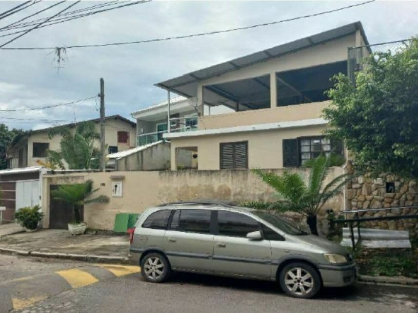 Casa em leilão em Rio De Janeiro - RJ — Casa à venda em leilão