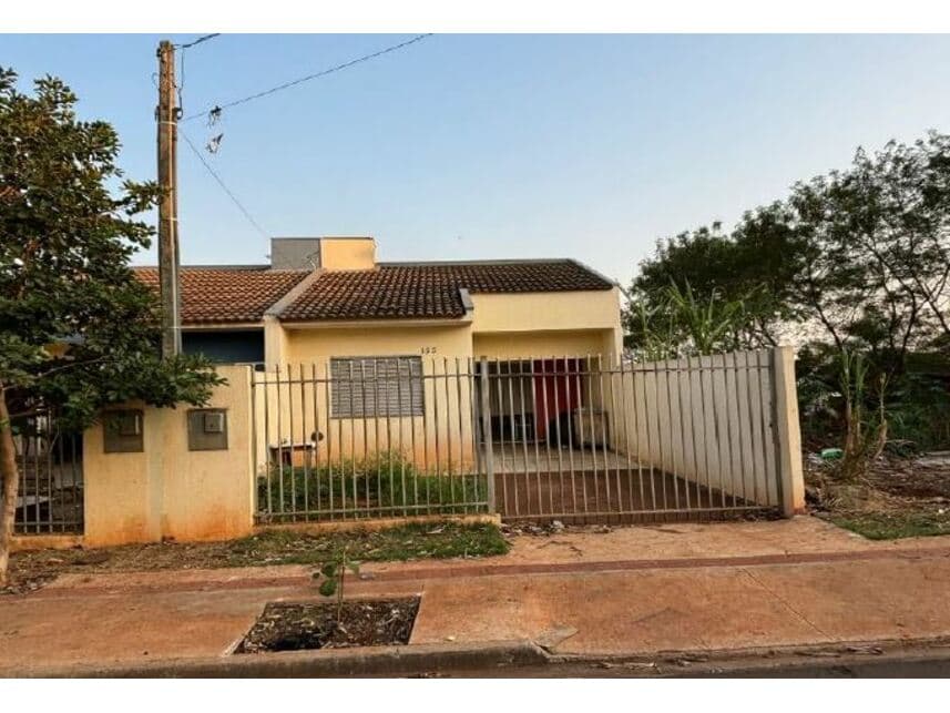 Casa em leilão em Paiçandu - PR — Casa à venda em leilão
