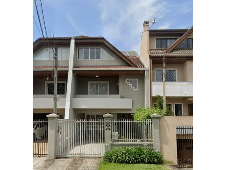 Casa em leilão em Curitiba - PR — Casa à venda em leilão