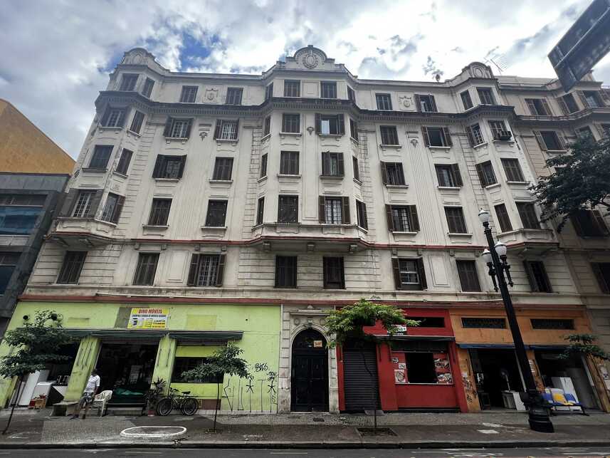 Apartamento em leilão em São Paulo - SP — Apartamento à venda em leilão