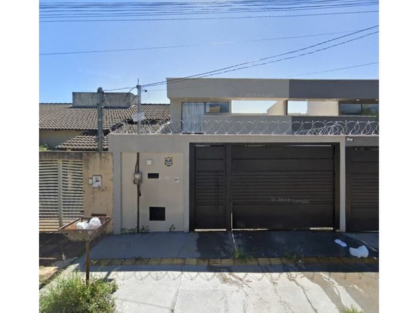 Casa em leilão em Goiânia - GO — Casa à venda em leilão
