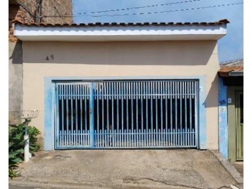 Casa em leilão em São Carlos - SP — Casa à venda em leilão