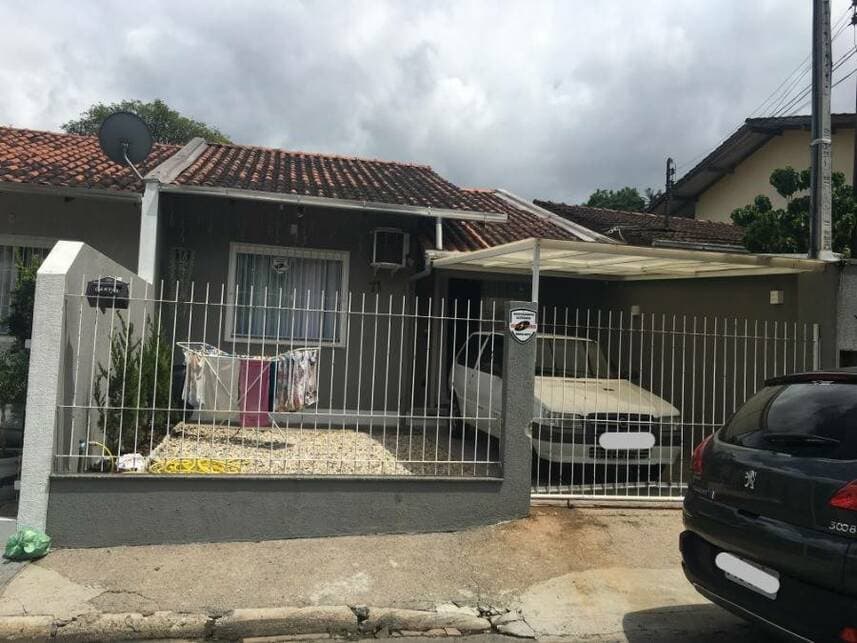 Casa em leilão em Blumenau - SC — Casa à venda em leilão