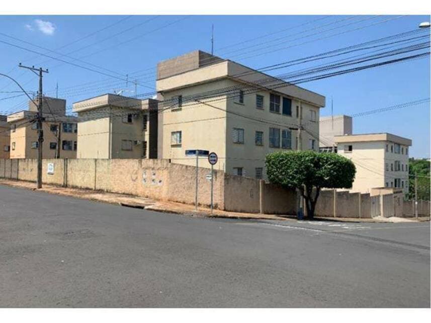 Apartamento em leilão em São José Do Rio Preto - SP — Apartamento à venda em leilão