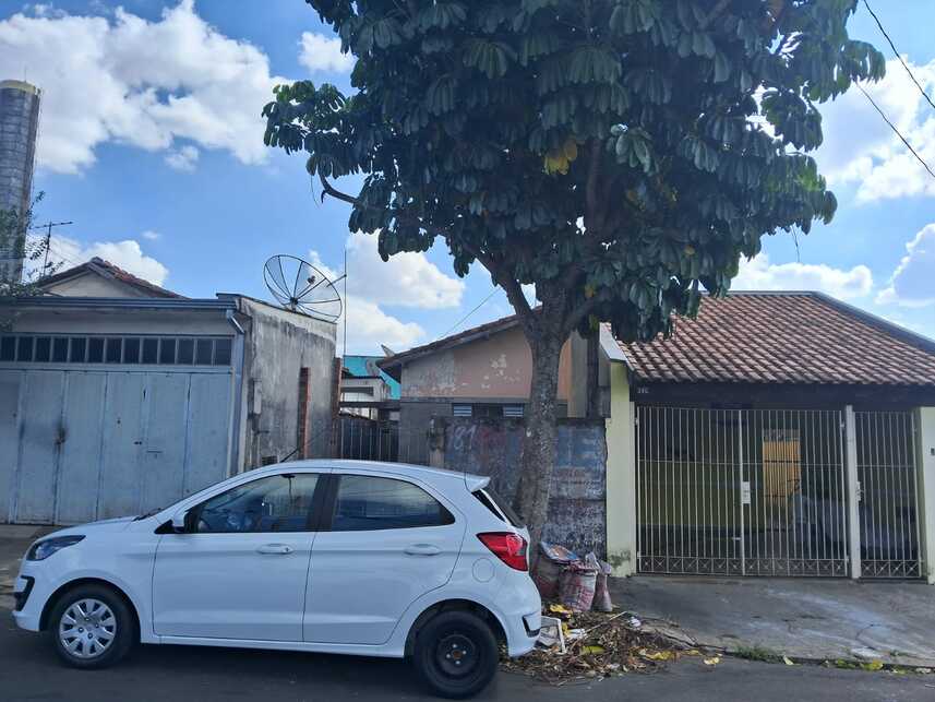 Foto 3 de 3: Casa em leilão em São Carlos - SP — Casa à venda em leilão