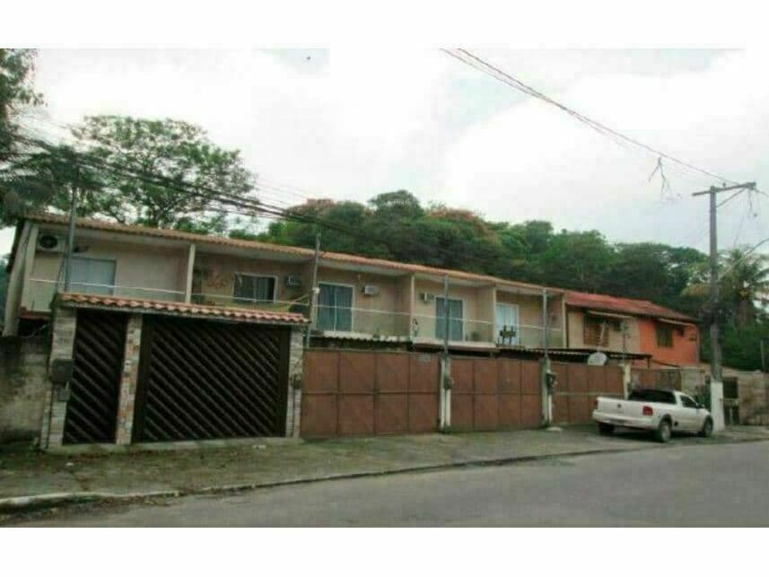 Casa em leilão em Duque De Caxias - RJ — Casa à venda em leilão