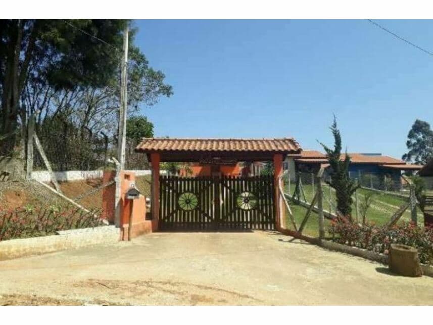 Casa em leilão em Cotia - SP — Casa à venda em leilão