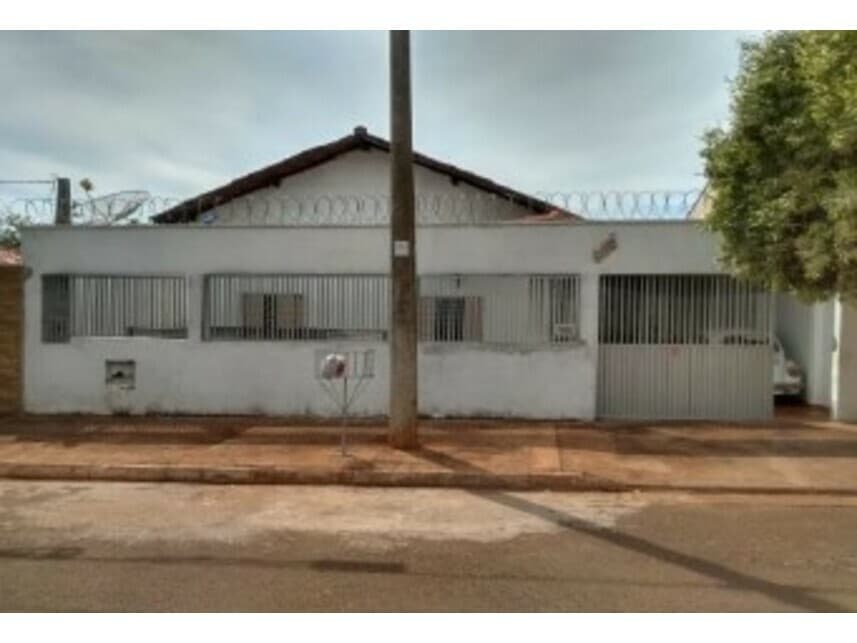 Casa em leilão em Ituiutaba - MG — Casa à venda em leilão