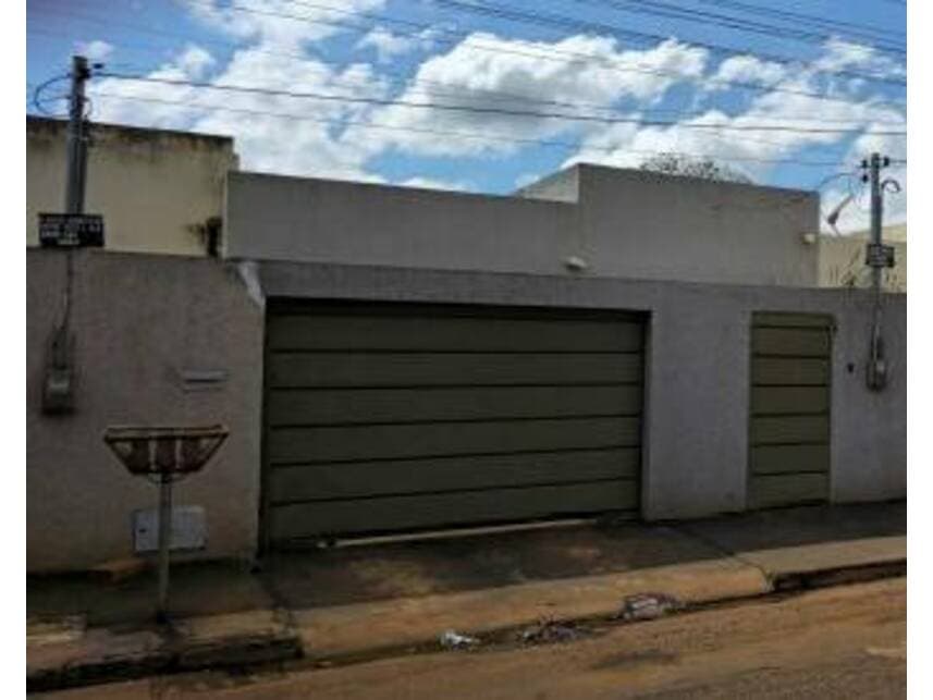 Foto 1 de 11: Casa em leilão em Santa Helena De Goiás - GO — Casa à venda em leilão