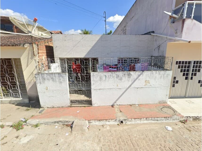 Casa em leilão em Buíque - PE — Casa à venda em leilão