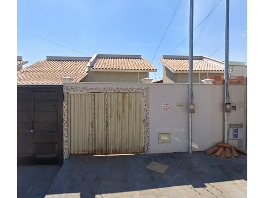 Casa em leilão em Trindade - GO — Casa à venda em leilão