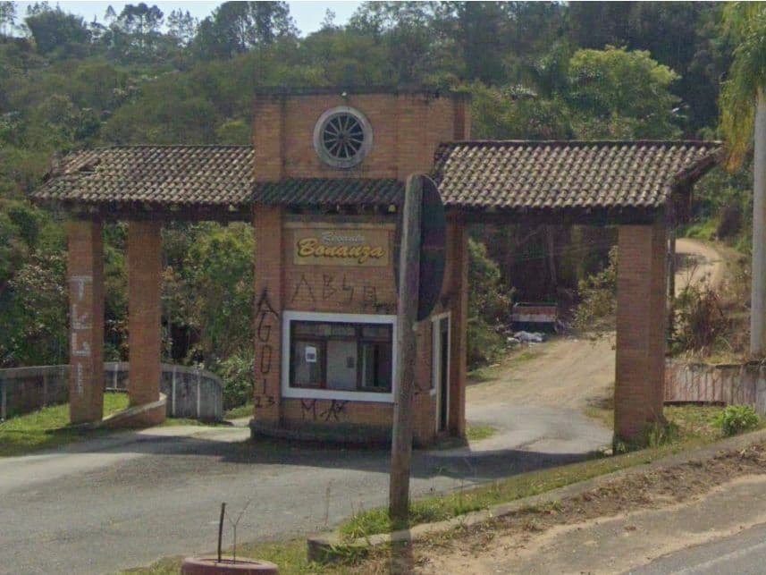 Casa em leilão em Santa Isabel - SP — Casa à venda em leilão