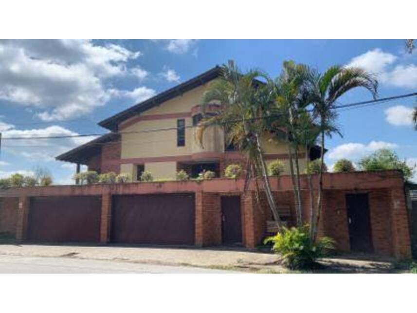 Casa em leilão em Mairiporã - SP — Casa à venda em leilão