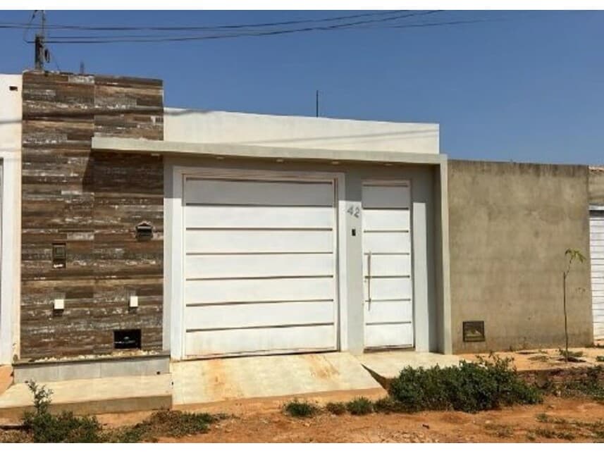 Casa em leilão em Irecê - BA — Casa à venda em leilão