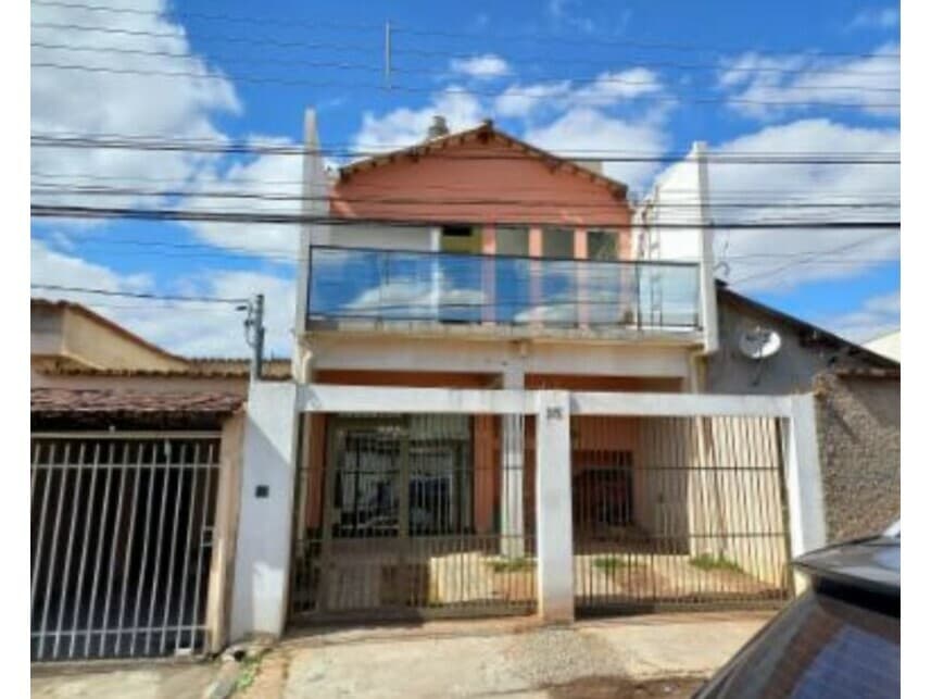Foto 1 de 8: Casa em leilão em Contagem - MG — Casa à venda em leilão