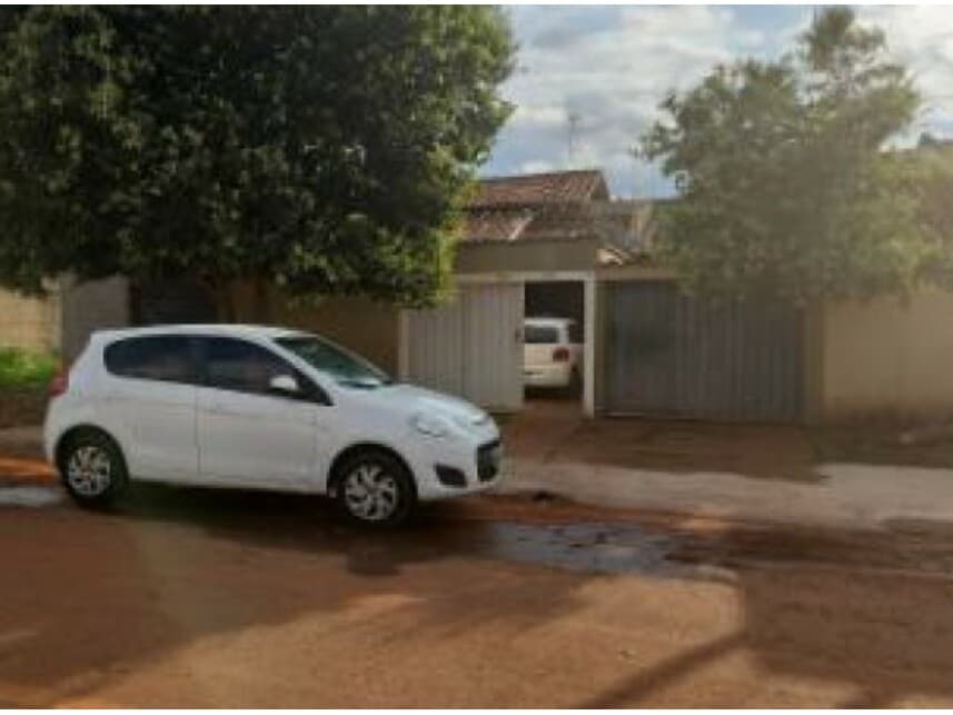 Foto 1 de 12: Casa em leilão em Trindade - GO — Casa à venda em leilão