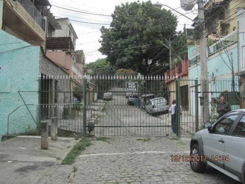 Casa em leilão em Rio De Janeiro - RJ — Casa à venda em leilão