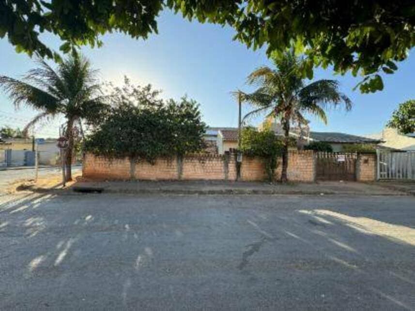 Casa em leilão em Lucas Do Rio Verde - MT — Casa à venda em leilão