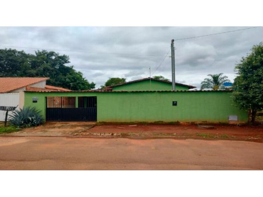 Casa em leilão em Goianira - GO — Casa à venda em leilão